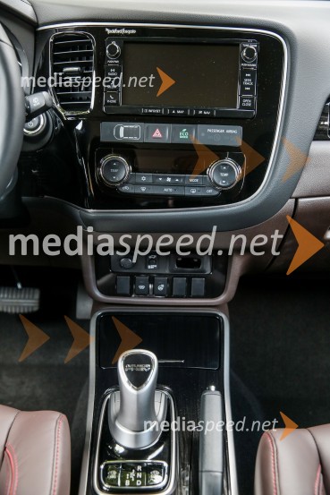 Mitsubishi Outlander PHEVMitsubishi Outlander PHEV, slovenska predstavitev