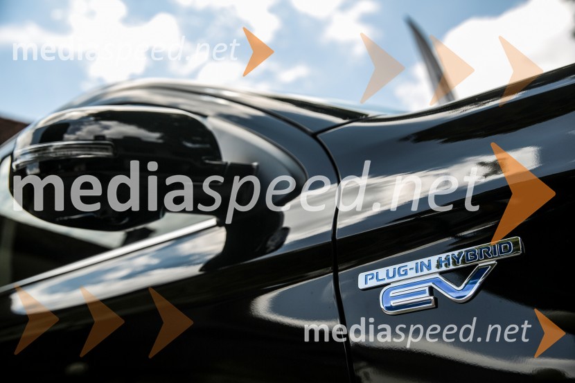 Mitsubishi Outlander PHEVMitsubishi Outlander PHEV, slovenska predstavitev