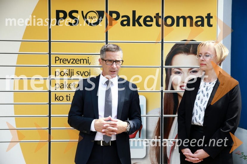 mag. Boris Novak, generalni direktor, Pošta Slovenije; mag. Karmen Lebe Grajf, svetovalka generalnega direktorja Pošte Slovenije in menedžerka projekta Uvedba samopostrežnih avtomatovPošta Slovenije postavlja mrežo 24 paketomatov po Sloveniji