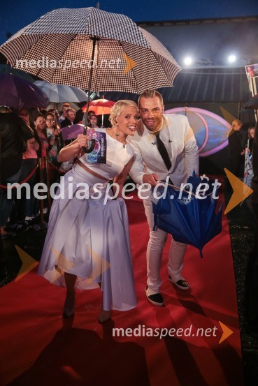  Manja Stević Plesnar, voditeljica, Big Brother;  Emi Nikočević, nekdanji tekmovalec v resničnostnem šovu BarZmagovalka šova Big Brother 2016 je Mirela Lapanović