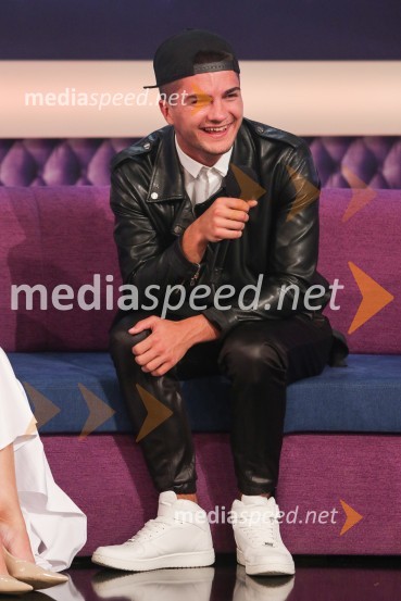  Jasmin Cerić, udeleženec šova Big BrotherZmagovalka šova Big Brother 2016 je Mirela Lapanović