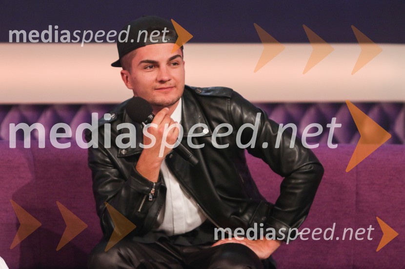  Jasmin Cerić, udeleženec šova Big BrotherZmagovalka šova Big Brother 2016 je Mirela Lapanović