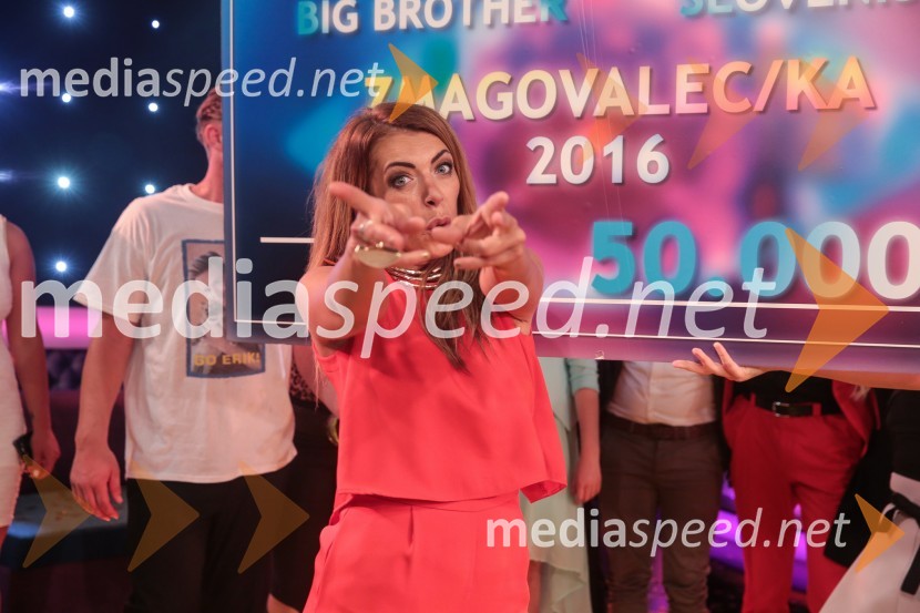  Mirela Lapanović, udeleleženka šova Big BrotherZmagovalka šova Big Brother 2016 je Mirela Lapanović