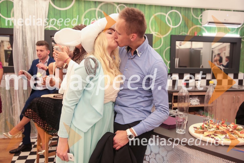  Maša Levačić , udeleženka šova Big Brother;  ... Zmagovalka šova Big Brother 2016 je Mirela Lapanović