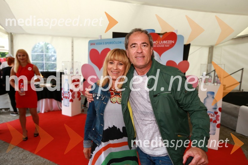  Barbra Jermann, urednica revije Suzy;  VIli Resnik, pevec25 let Slovenskih novic in predstavitev revije Suzy