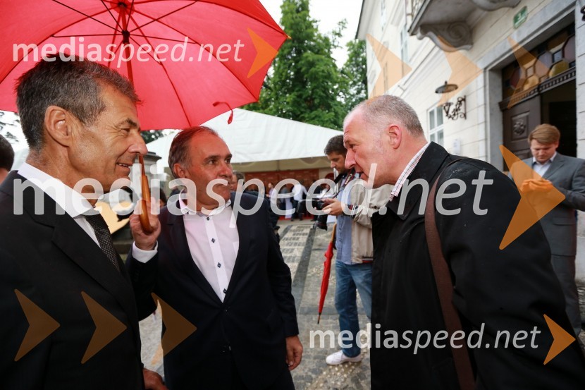  Stojan Petrič, predsednik sosveta Kolektor Group d.o.o.;  Bojan Budja, odgovorni urednik dnevnika Slovenske novice ;  Ali Žerdin, urednik Sobotne priloge25 let Slovenskih novic in predstavitev revije Suzy