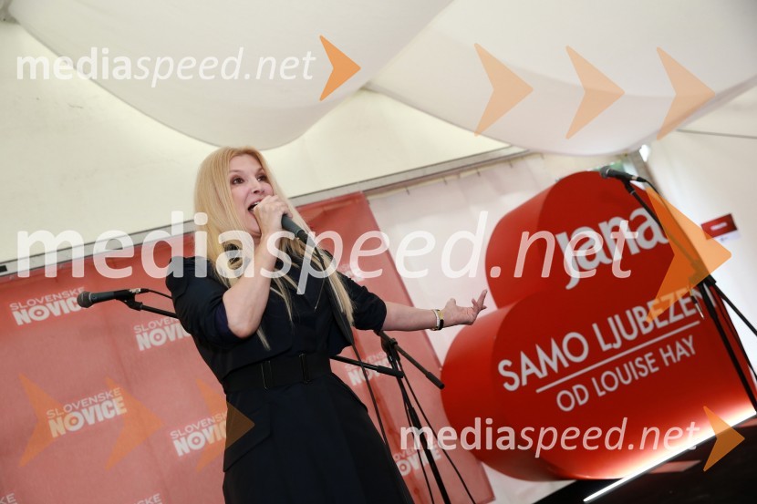  Helena Blagne, pevka25 let Slovenskih novic in predstavitev revije Suzy
