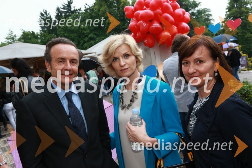  Igor  Štemberger,  predsednik uprave družbe Ilirika ;  Dragica  Grilj, direktorica trženja, Delo d.d.;  ... 25 let Slovenskih novic in predstavitev revije Suzy