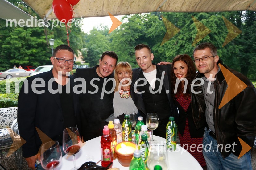  Miha Travnik;  Rado Mulej, igralec;  Barbra Jermann, urednica revije Suzy;  Simon Vadnjal, Cover Lover;  Manca Korelc, samostojna svetovalka za social media;  Jean Frbežar, radijski voditelj25 let Slovenskih novic in predstavitev revije Suzy