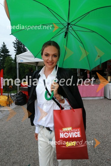  Iryna Osypenko, menekenka25 let Slovenskih novic in predstavitev revije Suzy