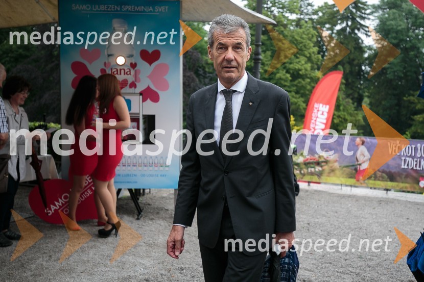  Stojan Petrič, predsednik sosveta Kolektor Group d.o.o.25 let Slovenskih novic in predstavitev revije Suzy