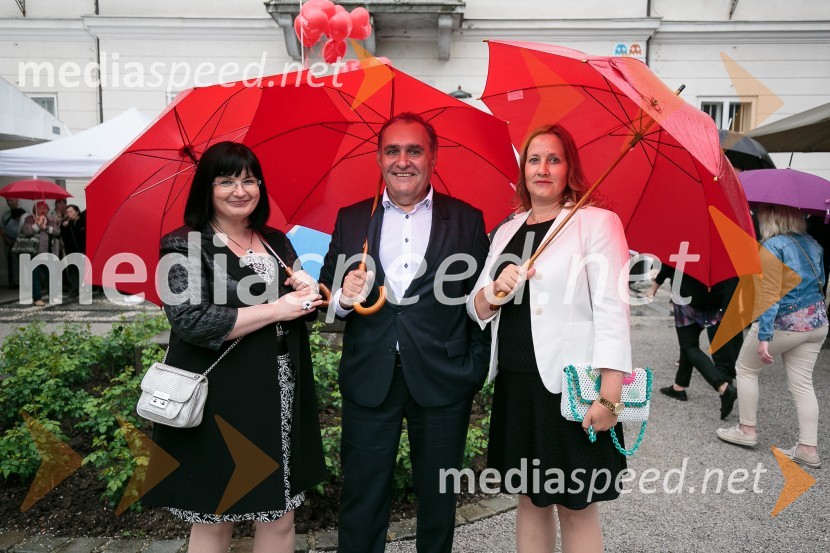  Nataša  Luša, prokuristka, Delo d.d.;  Bojan Budja, odgovorni urednik dnevnika Slovenske novice ; mag. Irma Gubanec, predsednica uprave Delo d.d.25 let Slovenskih novic in predstavitev revije Suzy