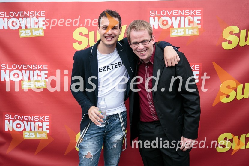  Dejan Vunjak, glasbenik;  ... 25 let Slovenskih novic in predstavitev revije Suzy