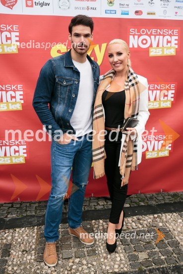  Matjaž Kumelj, maneken;  Daša Gradišek, pevka25 let Slovenskih novic in predstavitev revije Suzy