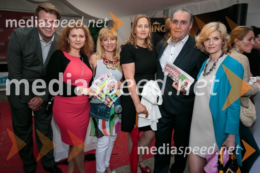  Robert Schmitzer, namestnik odgovornega urednika Slovenskih novic  in urednik uredništva slovenskenovice.si;  Dolores Podbevšek, direktorica marketinga Delo, d.d.;  Barbra Jermann, urednica revije Suzy; mag. Irma Gubanec, predsednica uprave Delo d.d.;  Bojan Budja, odgovorni urednik dnevnika Slovenske novice ;  Dragica  Grilj, direktorica trženja, Delo d.d.25 let Slovenskih novic in predstavitev revije Suzy