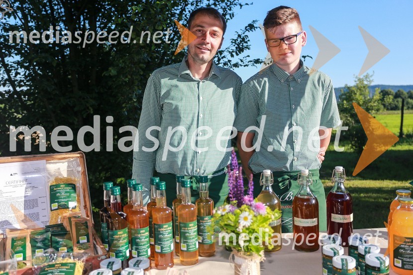 Vrtnice in vino, koncert v Botaničnem vrtu UM