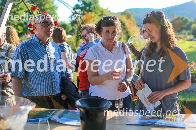 Vrtnice in vino, koncert v Botaničnem vrtu UM