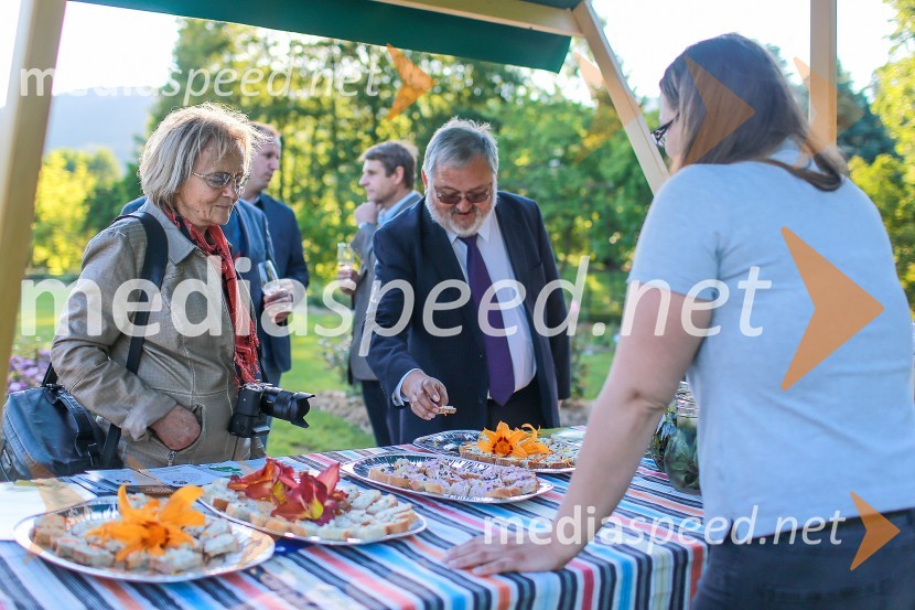  ... ; prof. dr. Igor Tičar, rektor, Univerza v MariboruVrtnice in vino, koncert v Botaničnem vrtu UM