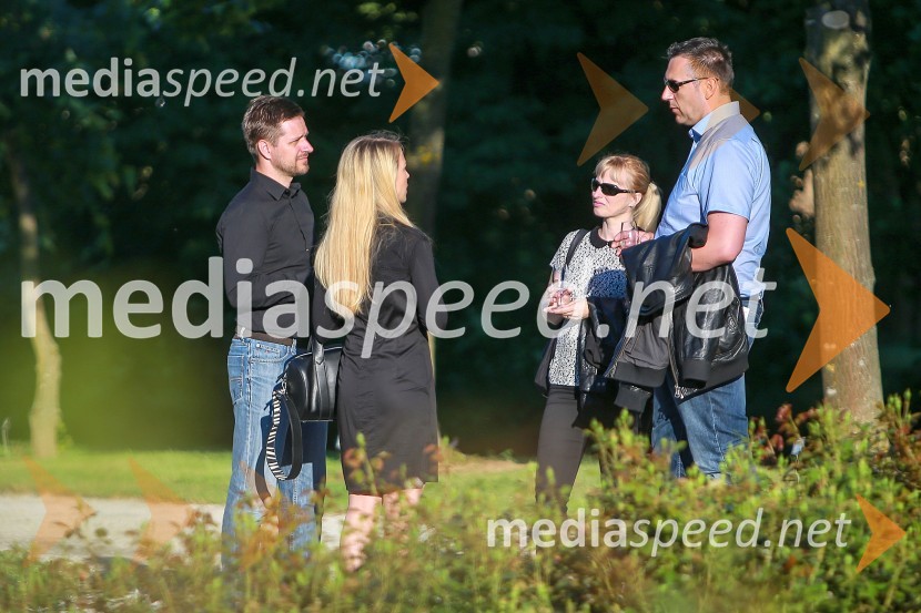  ... ;  ... ; mag. Vanja Jus, izvršna direktorica, EIC Univerzum Minerva Maribor; mag. Peter Cokan, predavatelj in idejni vodja, EIC Univerzum Minerva MariborVrtnice in vino, koncert v Botaničnem vrtu UM