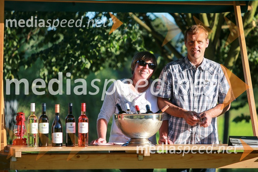 Vrtnice in vino, koncert v Botaničnem vrtu UM