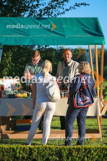 Vrtnice in vino, koncert v Botaničnem vrtu UM