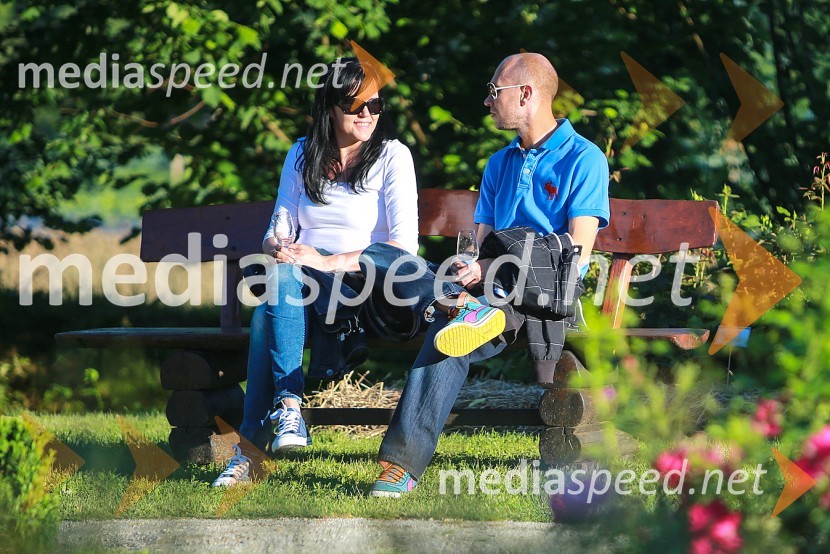 Vrtnice in vino, koncert v Botaničnem vrtu UM