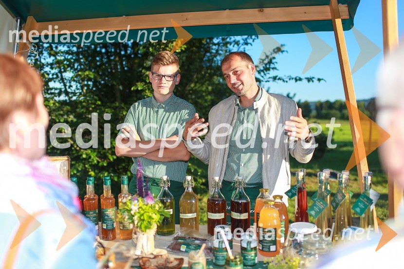 Vrtnice in vino, koncert v Botaničnem vrtu UM