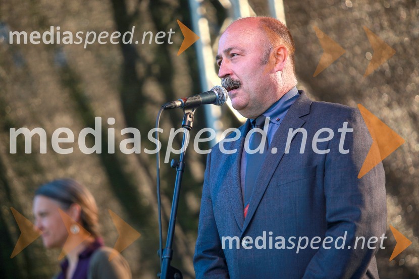 Vrtnice in vino, koncert v Botaničnem vrtu UM