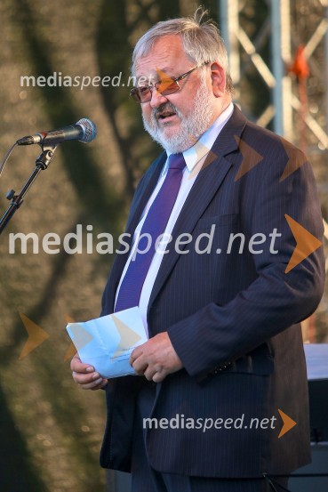 prof. dr. Igor Tičar, rektor, Univerza v MariboruVrtnice in vino, koncert v Botaničnem vrtu UM