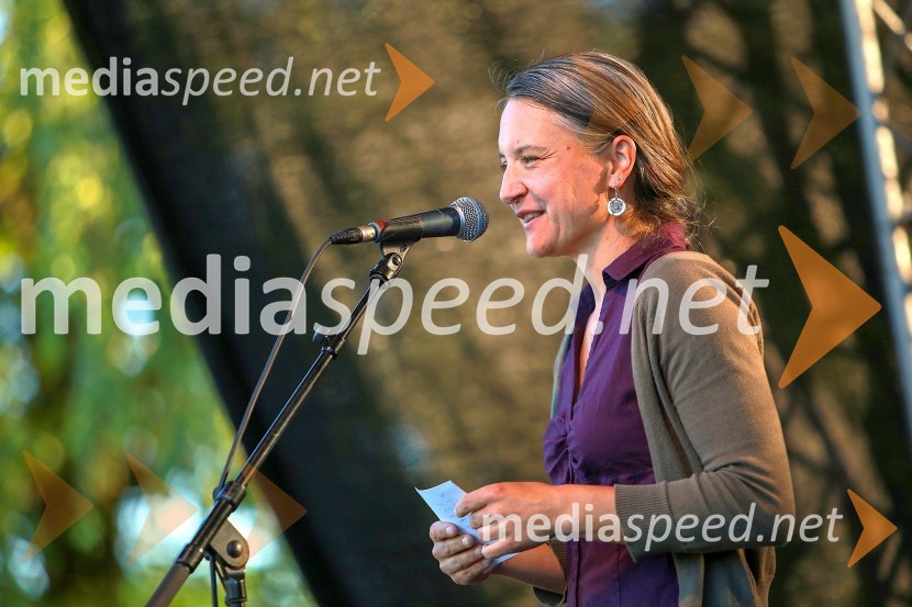 Vrtnice in vino, koncert v Botaničnem vrtu UM