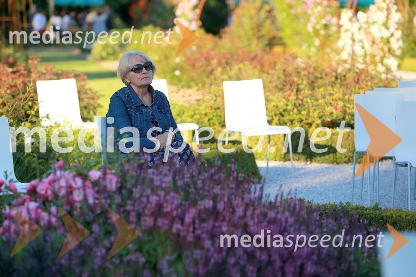 Vrtnice in vino, koncert v Botaničnem vrtu UM