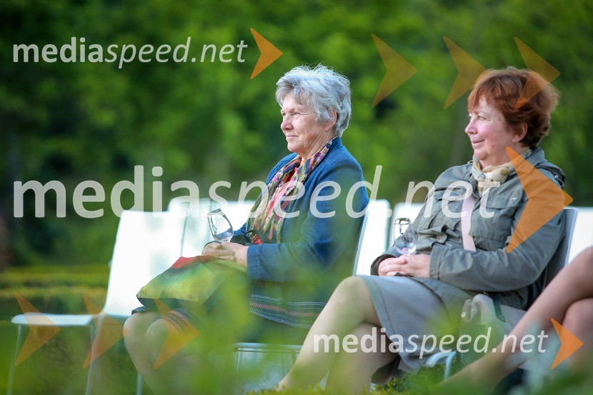 Vrtnice in vino, koncert v Botaničnem vrtu UM