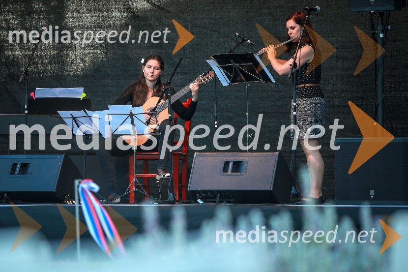 Vrtnice in vino, koncert v Botaničnem vrtu UM