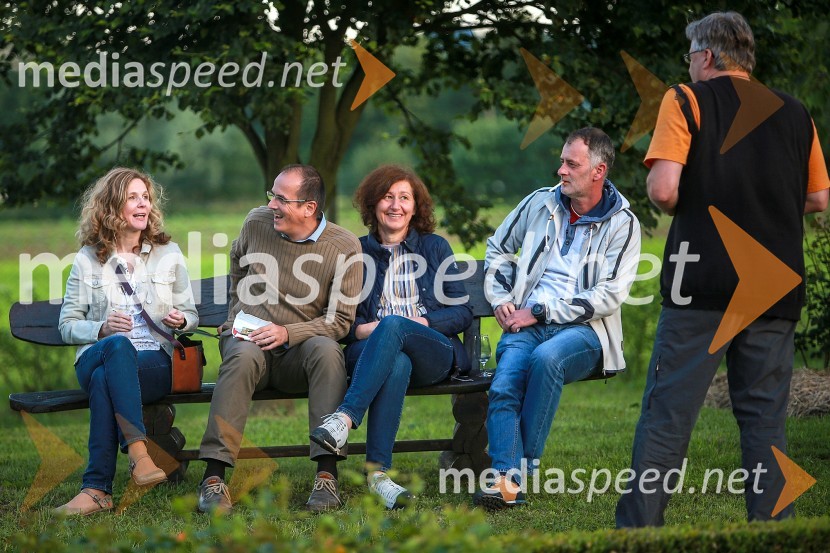 Vrtnice in vino, koncert v Botaničnem vrtu UM