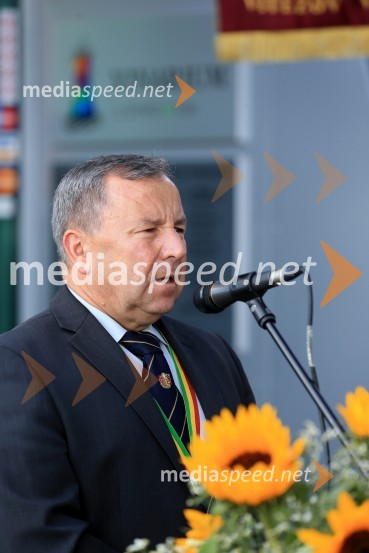  Stanislav Gjerkeš, podžupan, Občina LendavaNa stolpu Vinarium Lendava odprli razstavo pomurske lončene posode