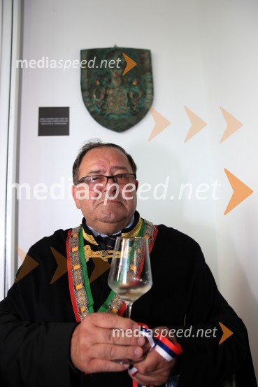  Ignac Naci Rajh, Gostilna Rajh, Bakovci; Prvi legat Legature za Pomurje, Evropski red vitezov vina, Konzulat za Slovenijo Na stolpu Vinarium Lendava odprli razstavo pomurske lončene posode