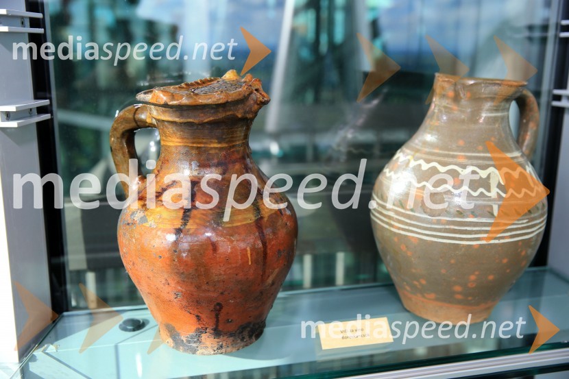 Otvoritev razstave Vinogradništvo in kulinarika, Vinarium LendavaNa stolpu Vinarium Lendava odprli razstavo pomurske lončene posode
