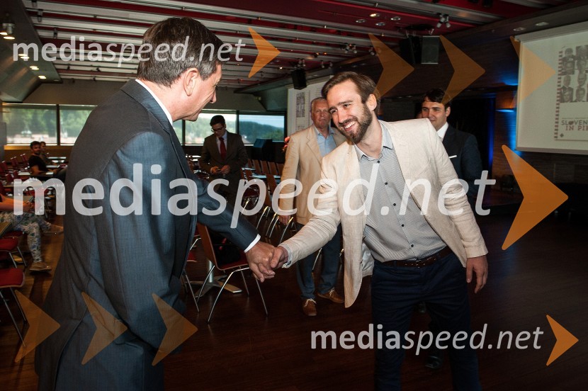  Borut Pahor, predsednik Republike Slovenije;   Ožbej Peterle, soavtor knjige Slovenija in pika!Slovenija in pika, predstavitev knjige