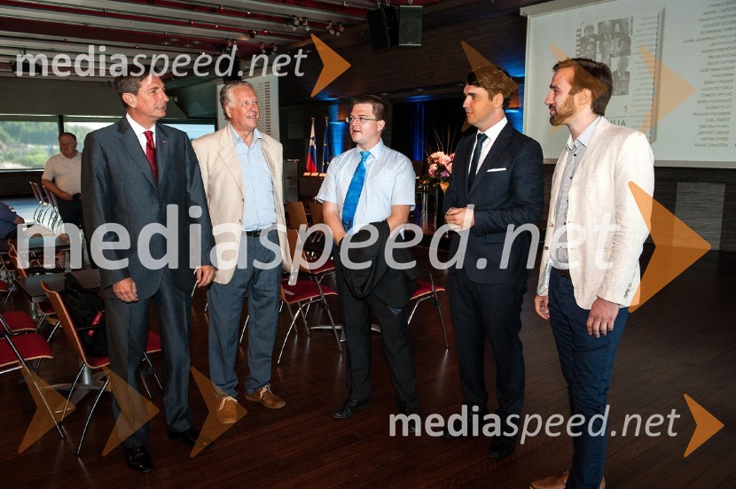  Borut Pahor, predsednik Republike Slovenije;  Tine Logar, dialektolog in jezikoslovec;  Boštjan Furlan, soavtor knjige Slovenija in Pika!;  Marko Balažic, soavtor knjige Slovenija in pika!;   Ožbej Peterle, soavtor knjige Slovenija in pika!Slovenija in pika, predstavitev knjige