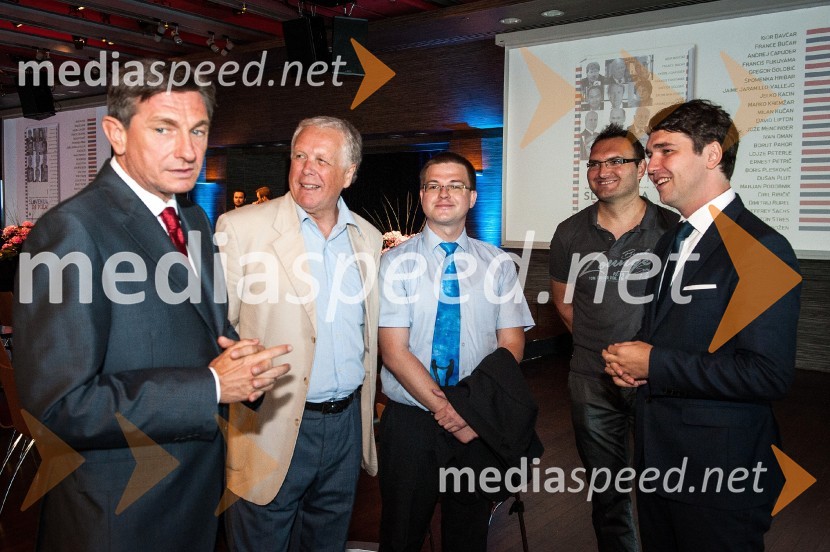  Borut Pahor, predsednik Republike Slovenije;  Tine Logar, dialektolog in jezikoslovec;  Boštjan Furlan, soavtor knjige Slovenija in Pika!;  ... ;  Marko Balažic, soavtor knjige Slovenija in pika!Slovenija in pika, predstavitev knjige