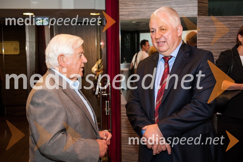  Milan Kučan, nekdanji predsednik Republike Slovenije;  Peter Tomšič, predsednik uprave, Mladinska knjiga ZaložbaSlovenija in pika, predstavitev knjige