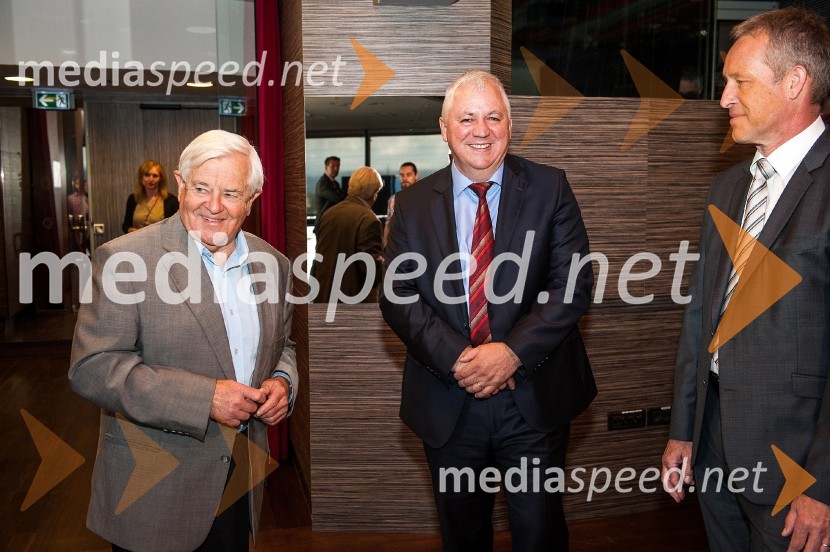  Milan Kučan, nekdanji predsednik Republike Slovenije;  Peter Tomšič, predsednik uprave, Mladinska knjiga ZaložbaSlovenija in pika, predstavitev knjige