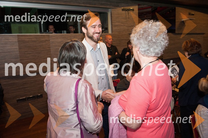   Ožbej Peterle, soavtor knjige Slovenija in pika!Slovenija in pika, predstavitev knjige