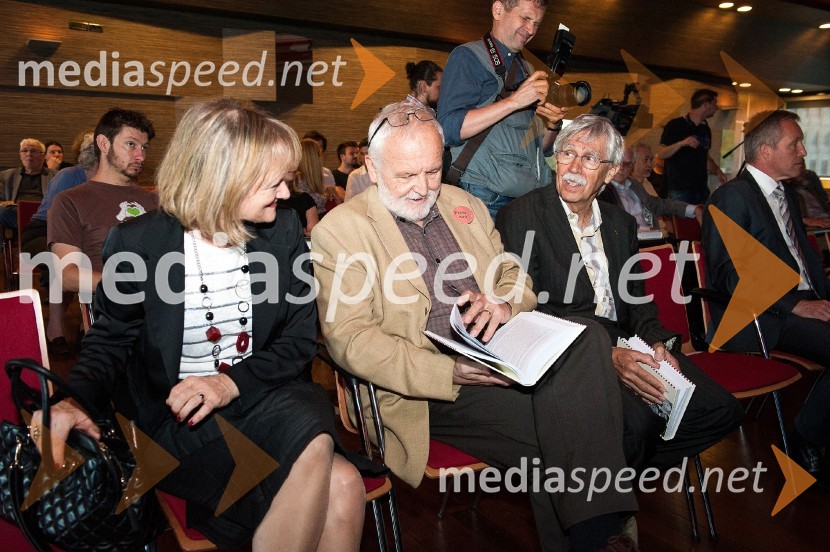  Nataša Kovač, generalna sekretarka Urada predsednika Republike Slovenije; dr. Jože Mencinger, politik, pravnik, ekonomist; dr. Ciril Ribičič, pravnikSlovenija in pika, predstavitev knjige