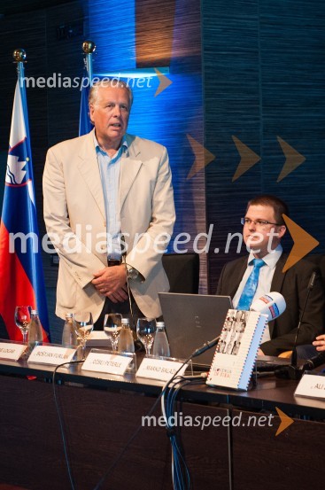  Tine Logar, dialektolog in jezikoslovec;  Boštjan Furlan, soavtor knjige Slovenija in Pika!Slovenija in pika, predstavitev knjige