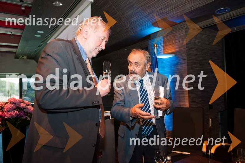  Dimitrij Rupel, politik; prof. dr. Ernest Petrič, ustavni sodnikSlovenija in pika, predstavitev knjige