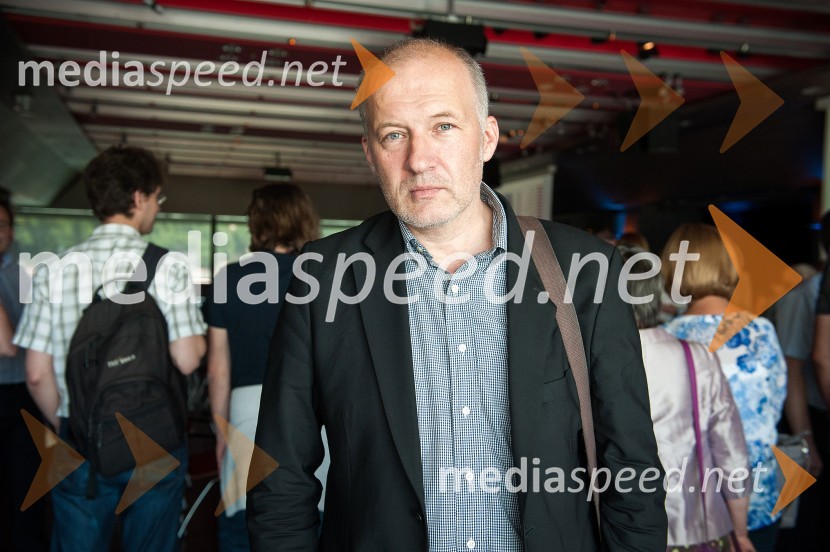  Ali Žerdin, novinar in urednikSlovenija in pika, predstavitev knjige