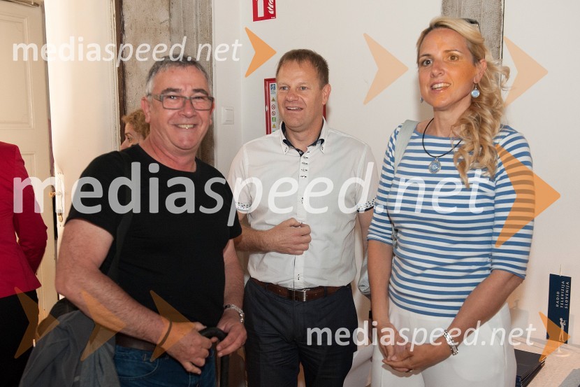  Cole Moretti, glasbenik;  Tomaž Krajnčič, direktor marketinga in odnosov z javnostmi, Hypo Alpe-Adria-Banki;  Katarina Habe, KatrinasPoletna noč 2016, novinarska konferenca in predstavitev programa