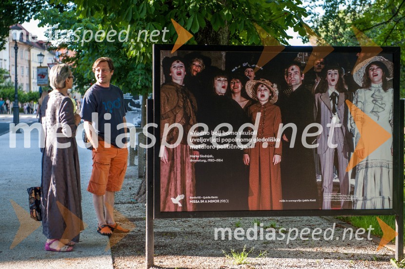  Branka Maček;  Uroš Maček, igralec60. let Slovenskega mladinskega gledališča, otvoritev razstave