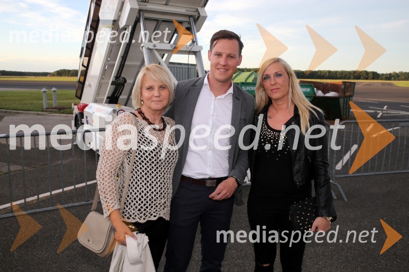 Terminal D8, modni spektakel